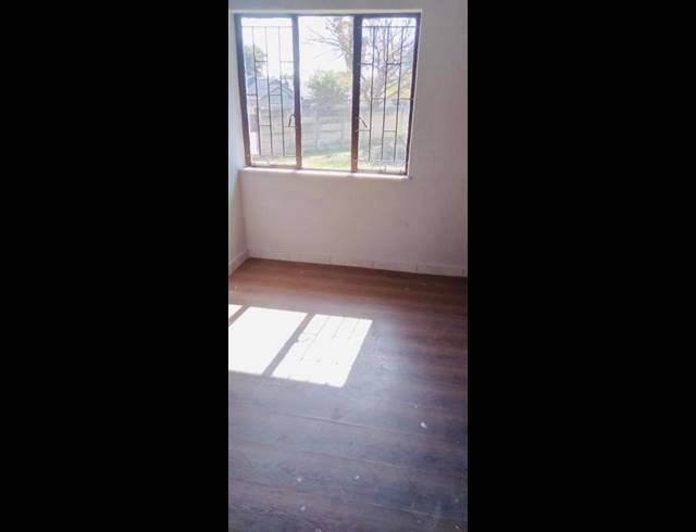 7 BEDROOM HOUSE FOR SALE IN CRYSTAL PARK